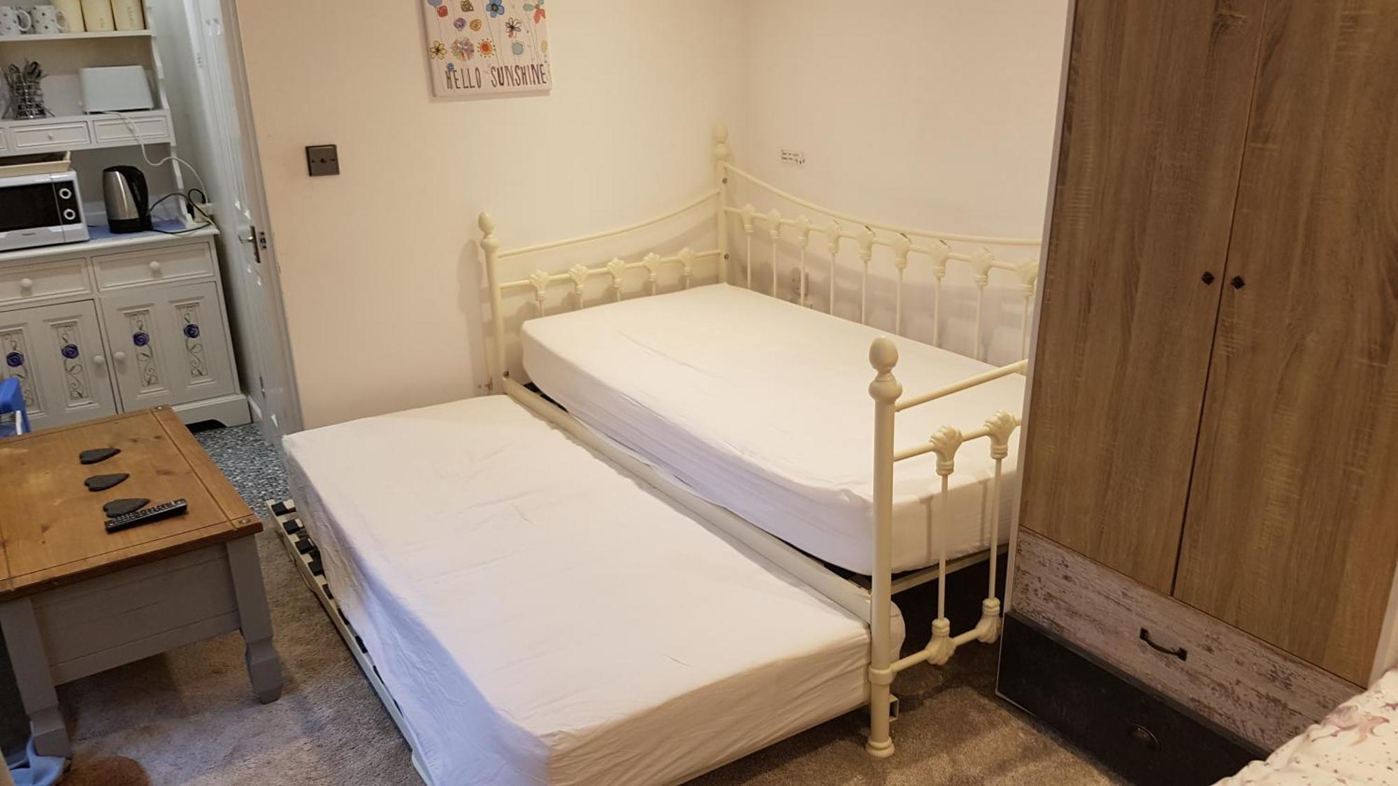 Urban Log Cabin Near Zone 2 Tube London Room photo
